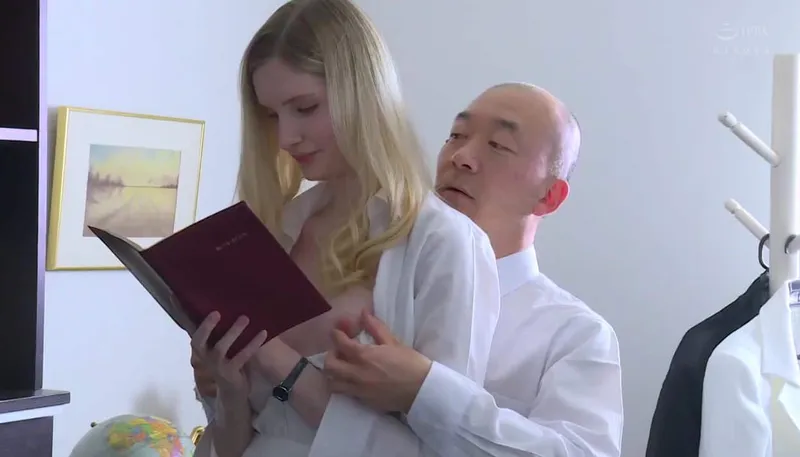 Người vợ chấp nhận làm con ghệ cho đối tác của anh xã để trả nợ