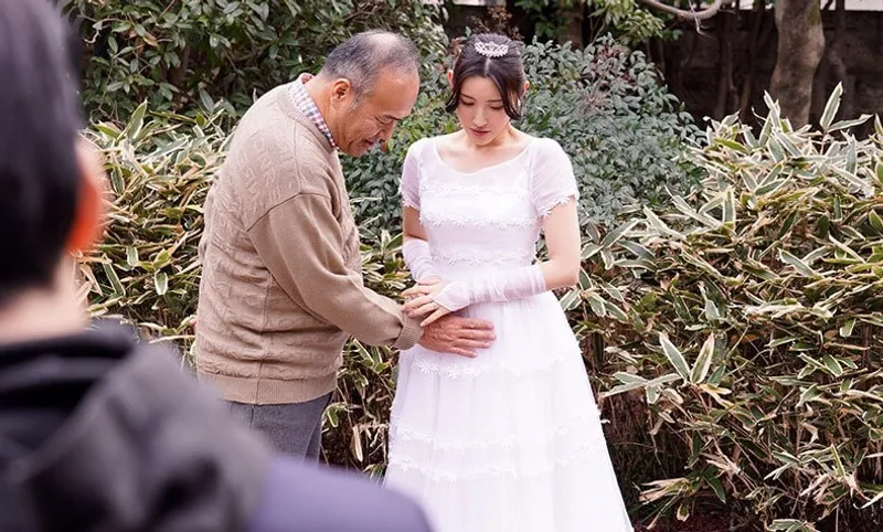 Gã chồng quá yếu, cô vợ dù yêu nhưng vẫn thường chịch với bố chồng yêu đến có thai