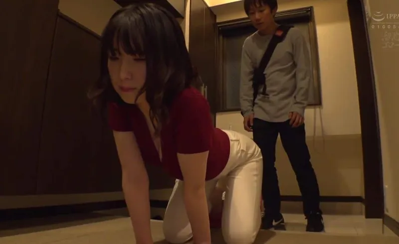 Cô gái nhà kế bên thiếu thốn và cậu học sinh trúng độc đắc cạnh bên