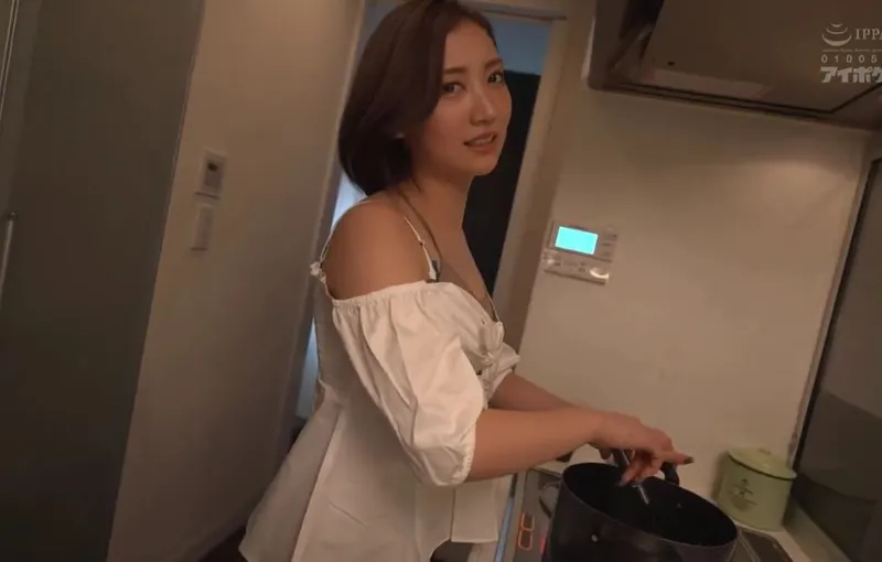 Cậu em ông chồng trúng số và người bạn gái của anh trai có chiếc lưỡi điêu luyện